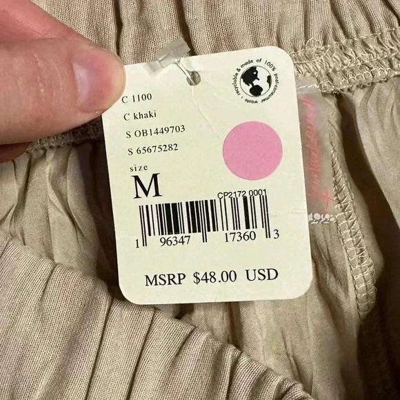 NWT Free People Movement Let's Go Out shorts khaki size medium - Picture 6 of 6